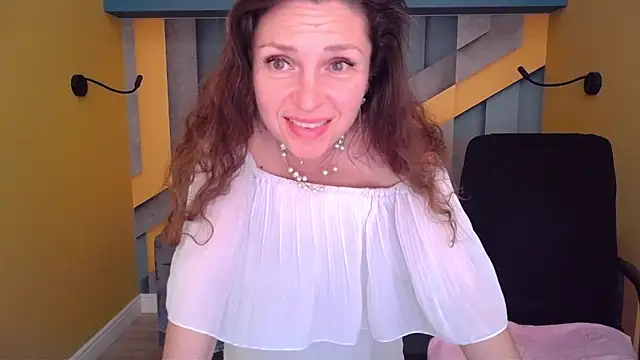 EllaLong webcam