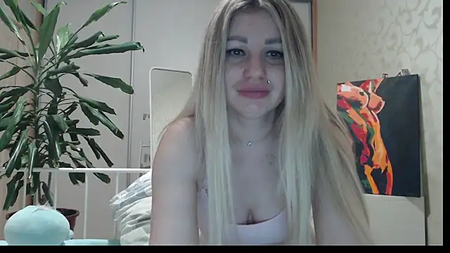 ShyEvaa webcam