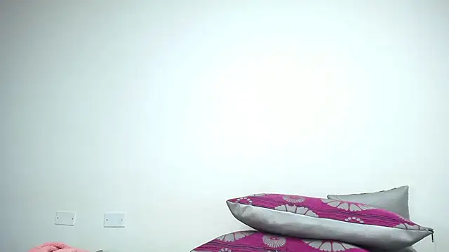 CrushOnMe_ webcam