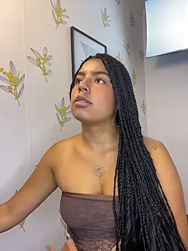 Laia_white webcam