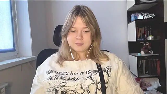 TomikoPfau webcam