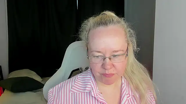 ViolaSmithh webcam