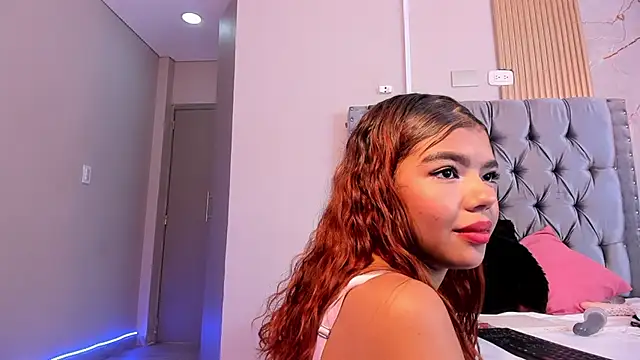 kay_chell_ webcam
