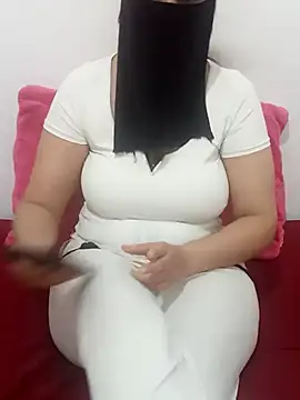 Youmy_love26 webcam