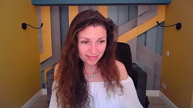 EllaLong webcam
