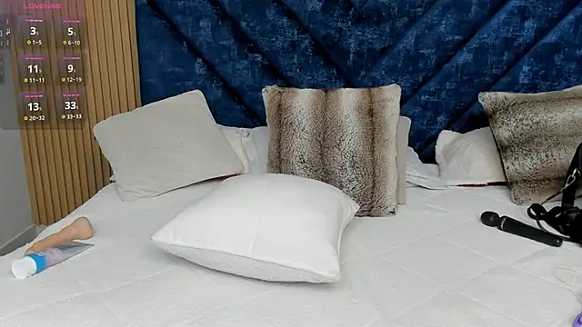 Charlotte_Mayer webcam