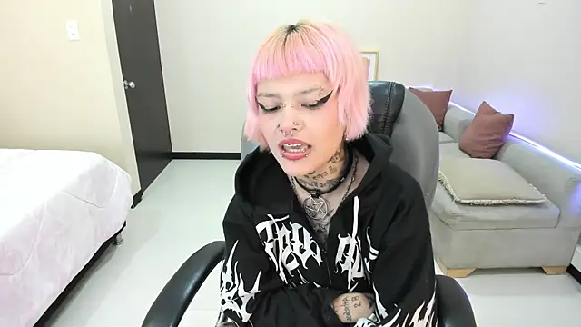 Bela_Craxkerr webcam