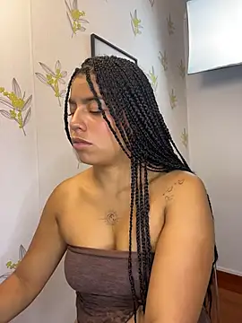Laia_white webcam