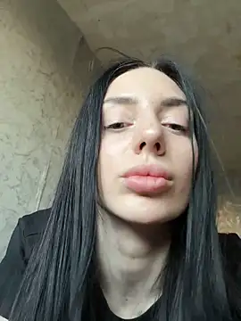 MishellKins webcam