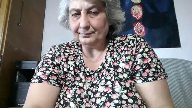 ExquisiteMature webcam