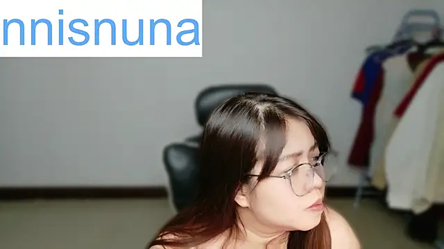 nunanunanuna webcam