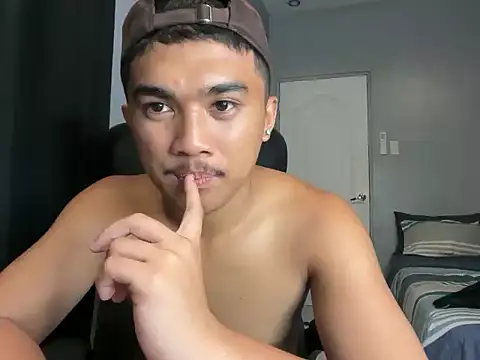 pinoyAdrianneXXX webcam