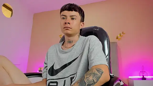 Nascary_Fox webcam