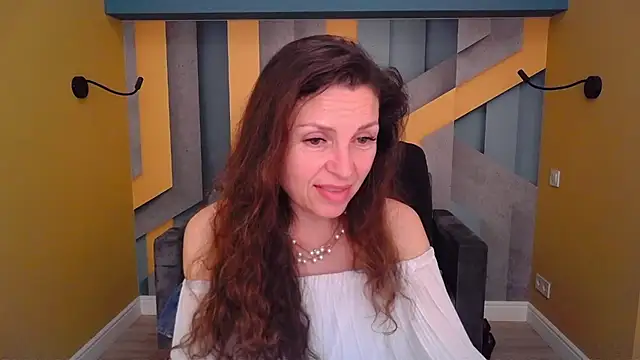 EllaLong webcam