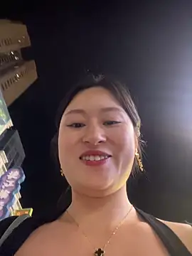 美女Yolanda9在线直播