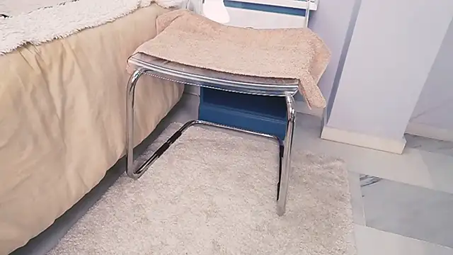 new_dee webcam
