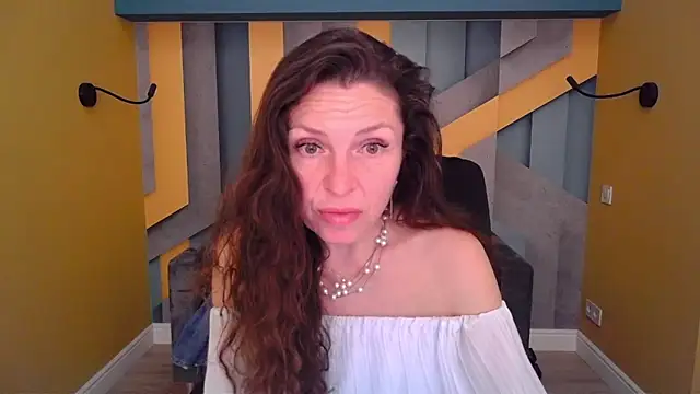 EllaLong webcam