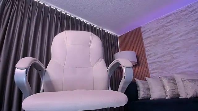 ANGIE-SMITH webcam
