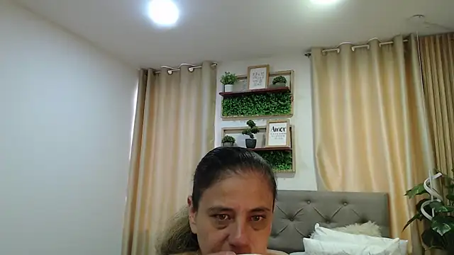 sasi_luna webcam