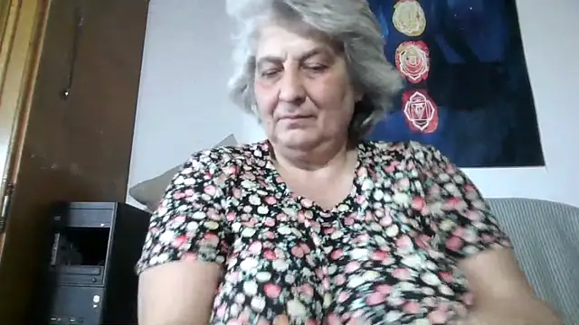 ExquisiteMature webcam