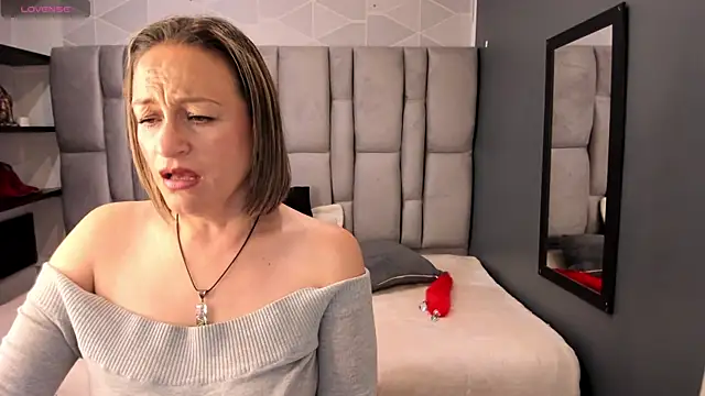 Charlot_milf webcam