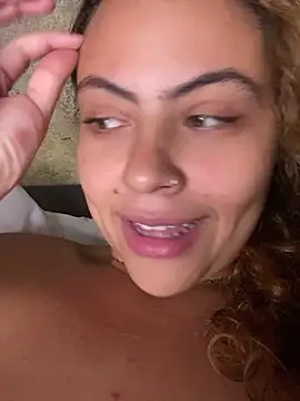 chloe_leaozinho (F young) - Mini pino de boliche no cuzinho