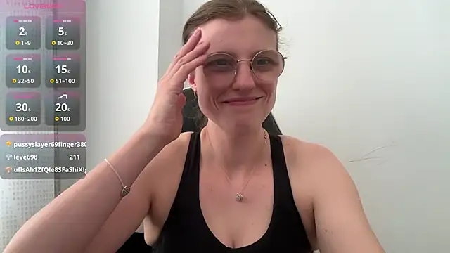BustyKellyXXX webcam