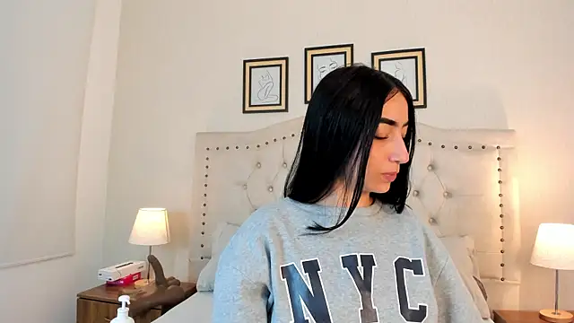 natasha_moreno webcam