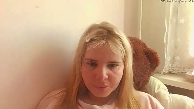 HornyElena webcam