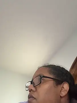 Webcam Model (ebonyred)  is live.Free join now!