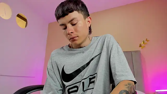 Nascary_Fox webcam