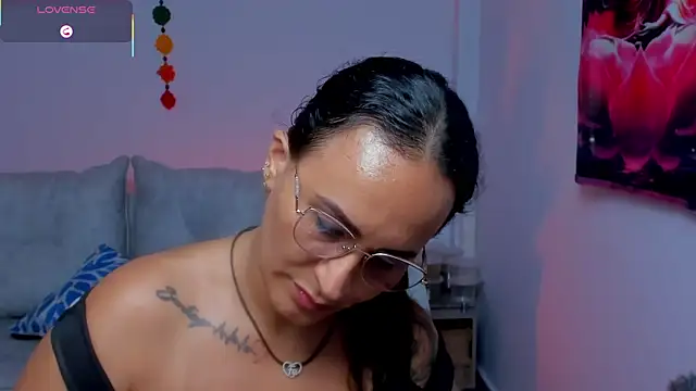 Sara_Charmy webcam