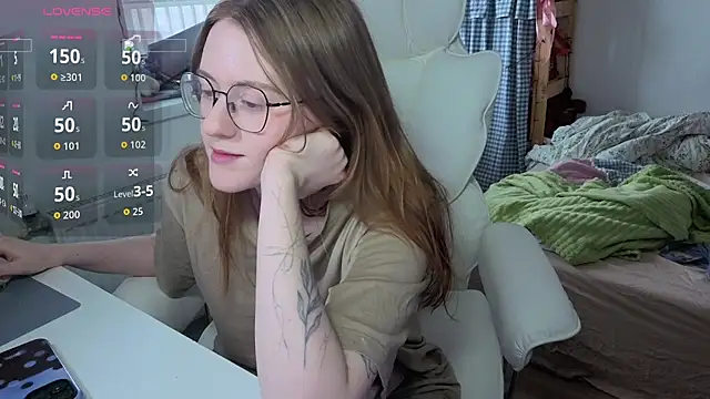 urstripchatgf webcam