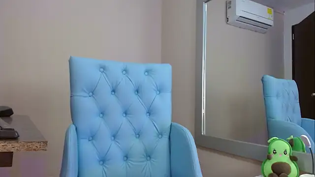 Dora__26 webcam