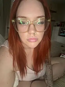 CurvyGirlMyla webcam