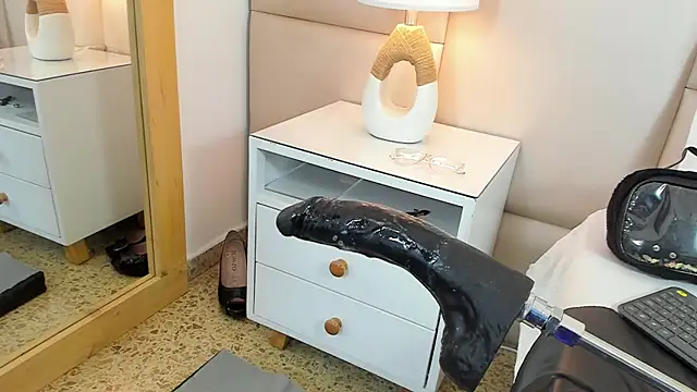 AntoniaRoss_ webcam