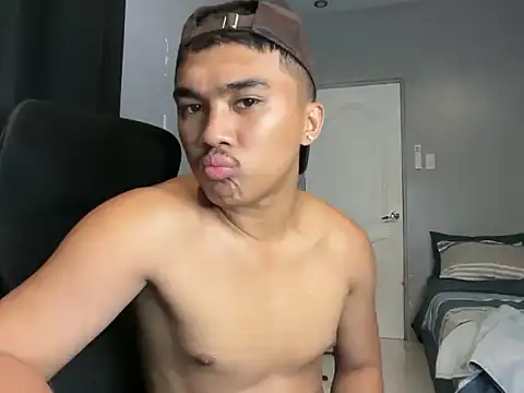 pinoyAdrianneXXX webcam