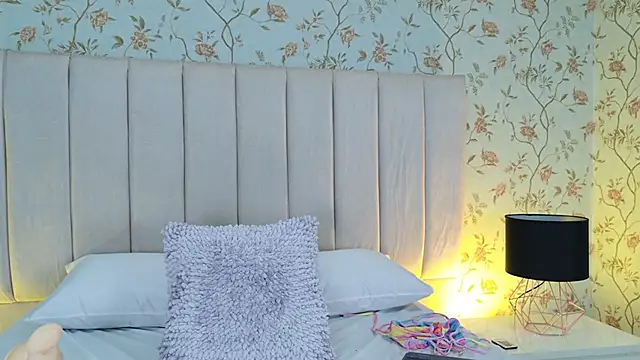 Carrie_GB webcam