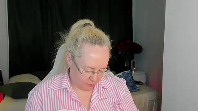 ViolaSmithh webcam