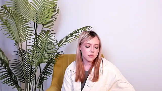 ashleychristal (F teen) - dance a little