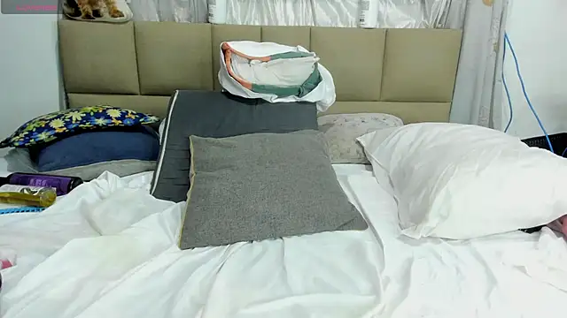lilybaudyn_ webcam