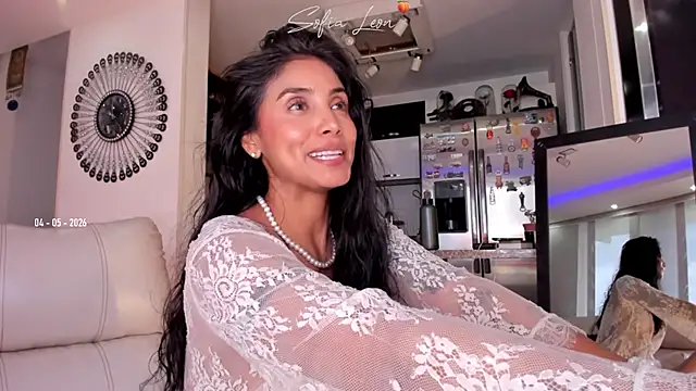 sofiasexhot (F milf) - I want oil on my body