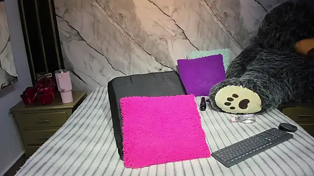 niyirey1 (F young) - 💦I take off my clothes 💦