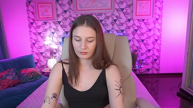 vikviklove - VikVikLove's free webcam - UK Sex Cams