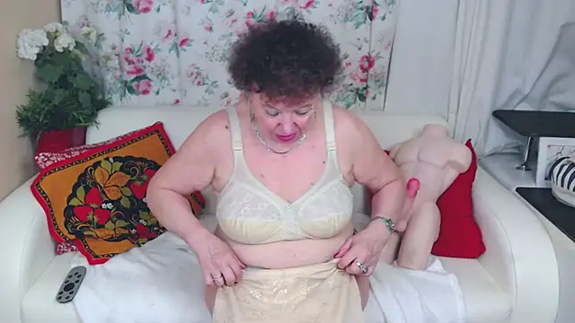 YourHotGranny webcam