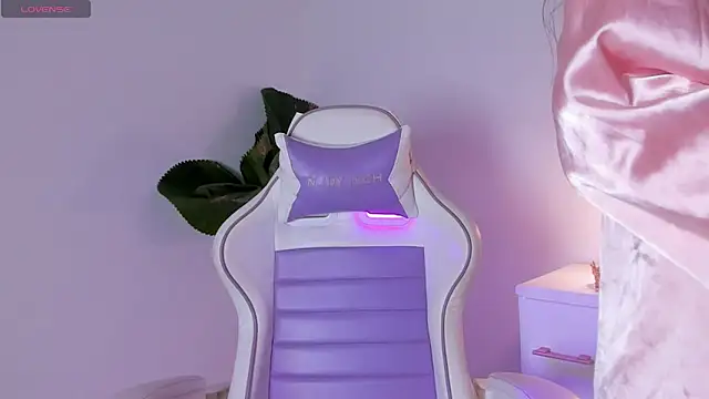 Megann_Rousee webcam