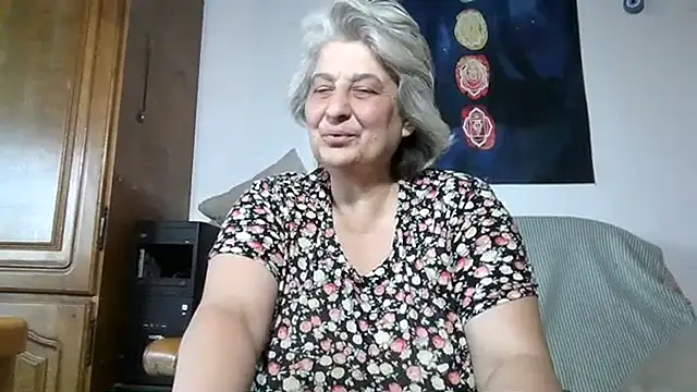 ExquisiteMature webcam