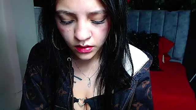 Violettasquirt webcam