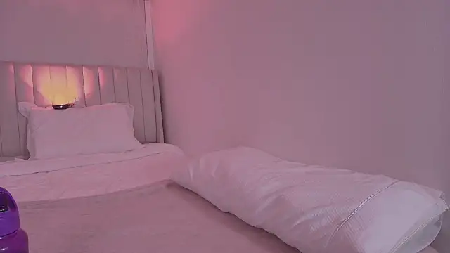 ArianaReynoldss webcam