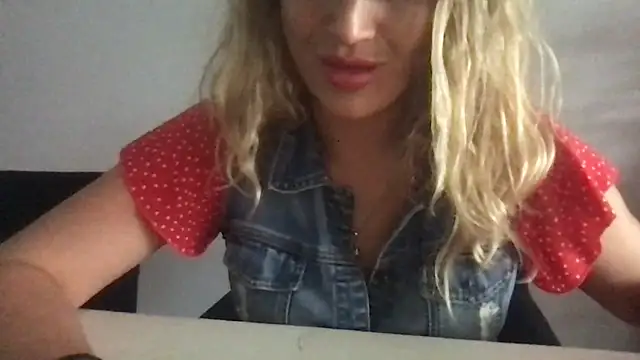 BlondSeduction webcam